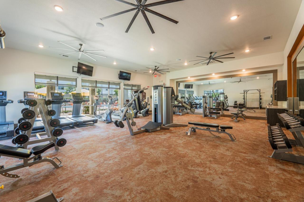 شقة Luxe 3B/2B Getaway - Pool, Gym, Parking, Pet Wash Leander المظهر الخارجي الصورة
