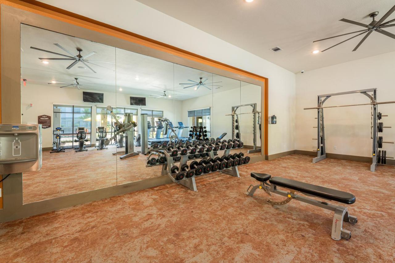 شقة Luxe 3B/2B Getaway - Pool, Gym, Parking, Pet Wash Leander المظهر الخارجي الصورة